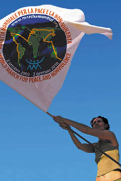 fille au drapeau